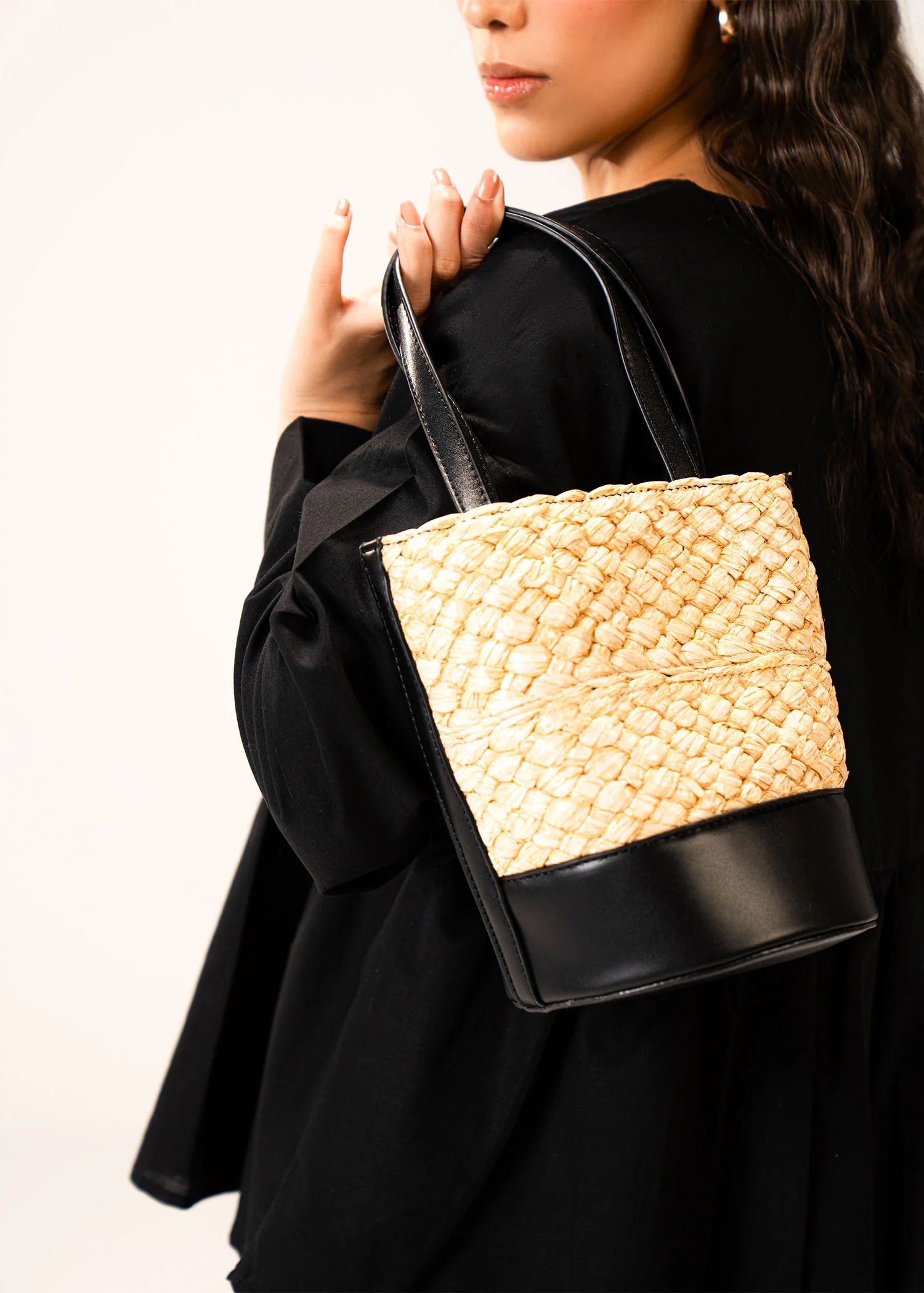 Bucket bag with braiding details- R4 - Image 3
