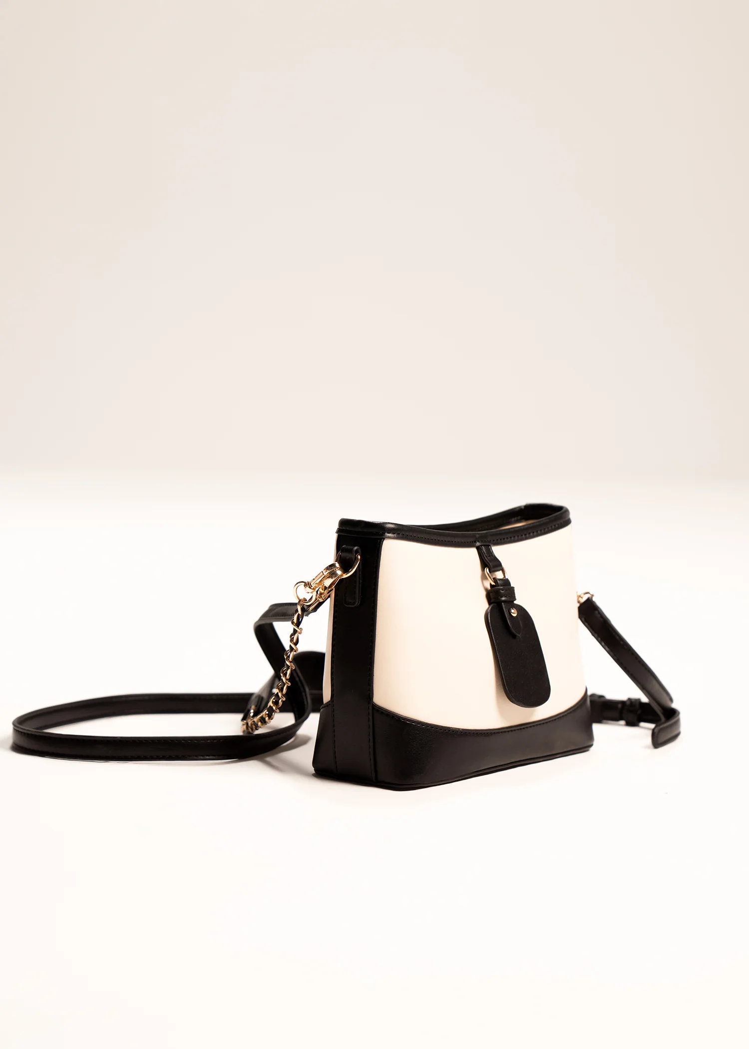 Contrasting shoulder bag- R7 - Image 4