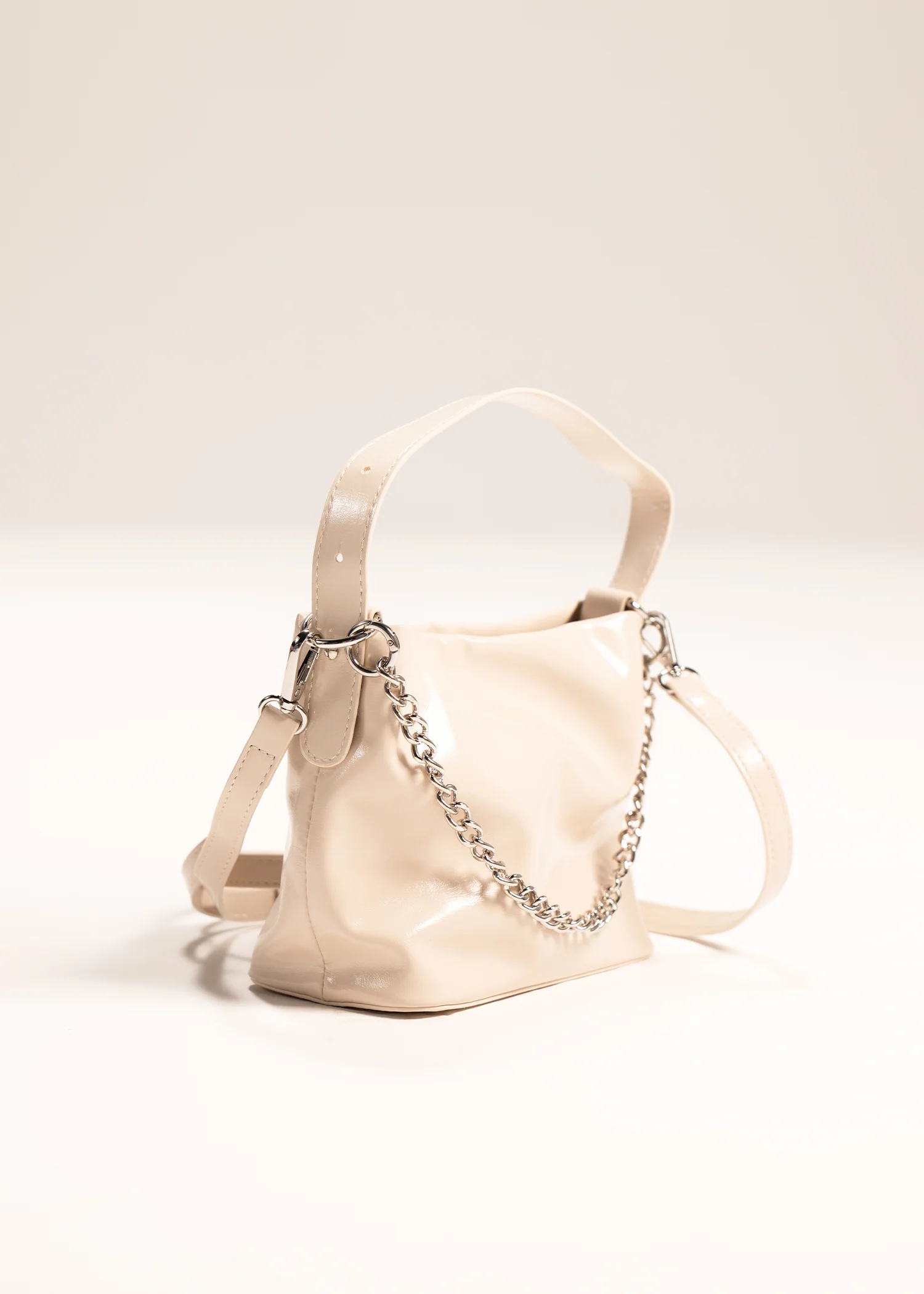 Metallic shoulder bag with chain- R14 - Image 3