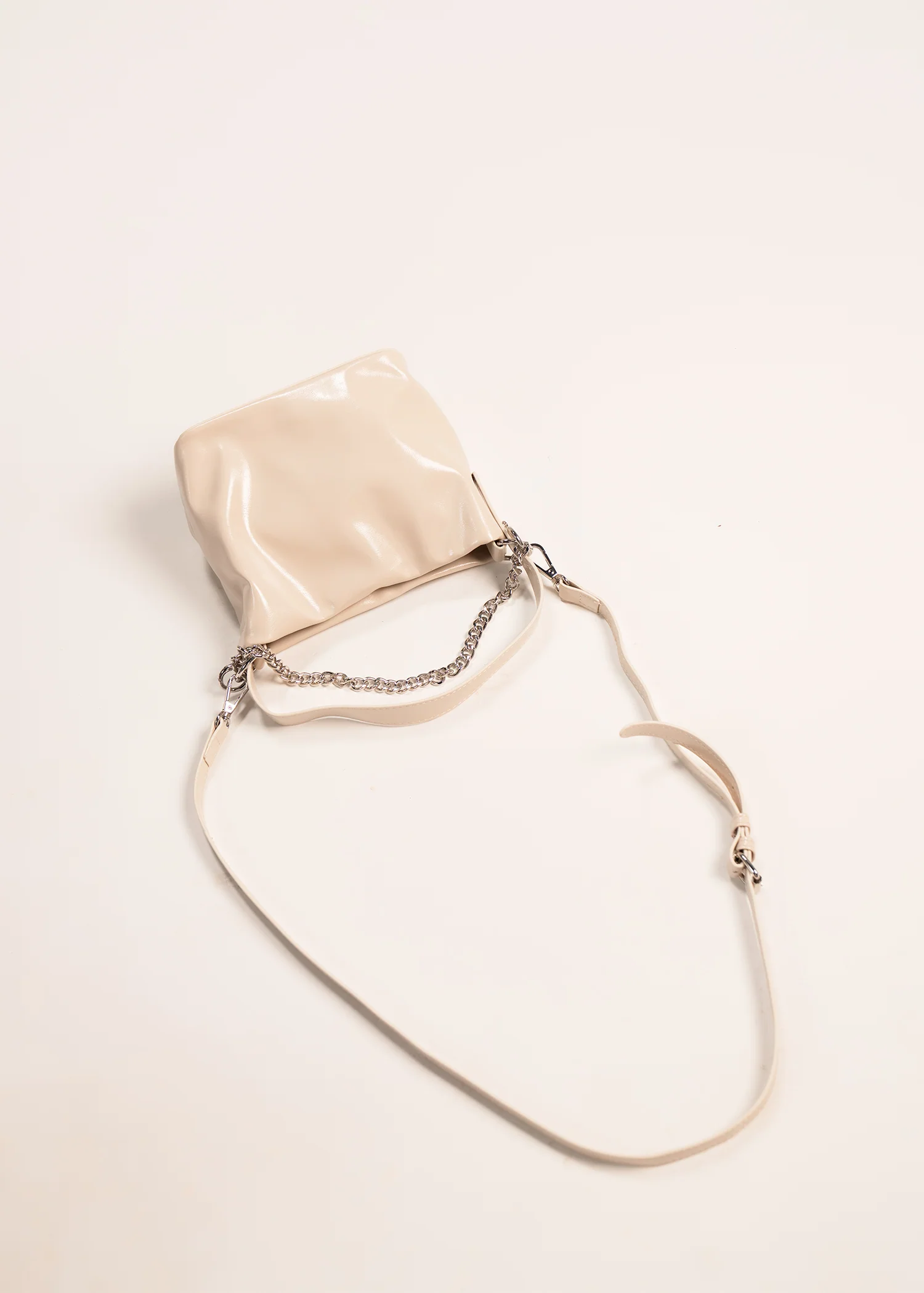 Metallic shoulder bag with chain- R14 - Image 4