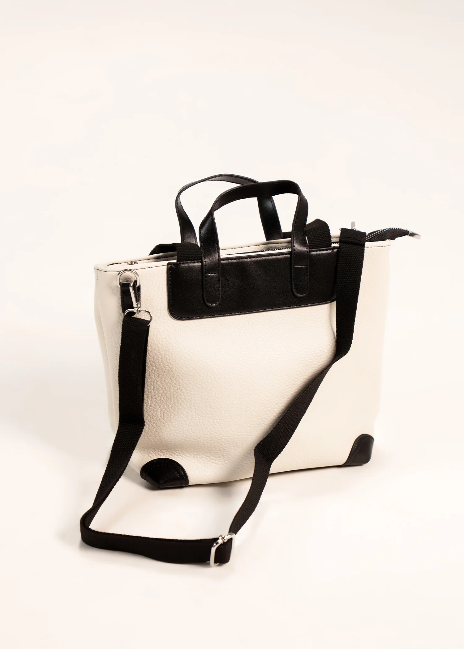 Small Black & White Tote Bag- 2734-KOA-B-S25 - Image 2