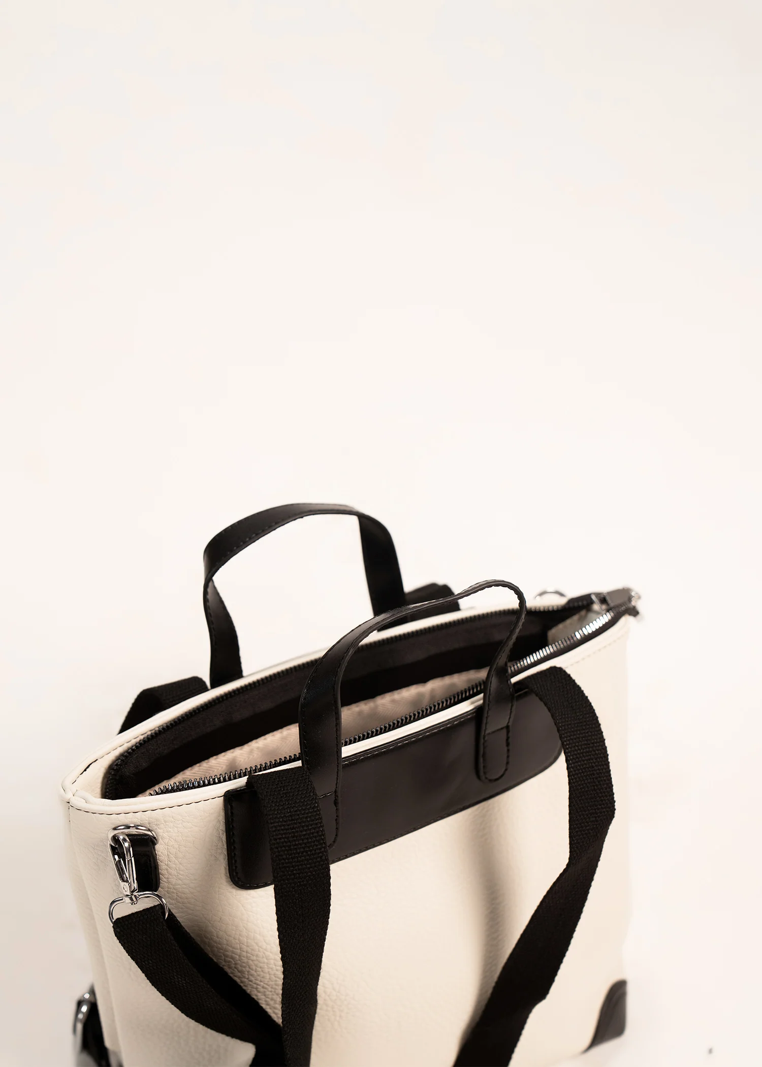 Small Black & White Tote Bag- 2734-KOA-B-S25 - Image 3