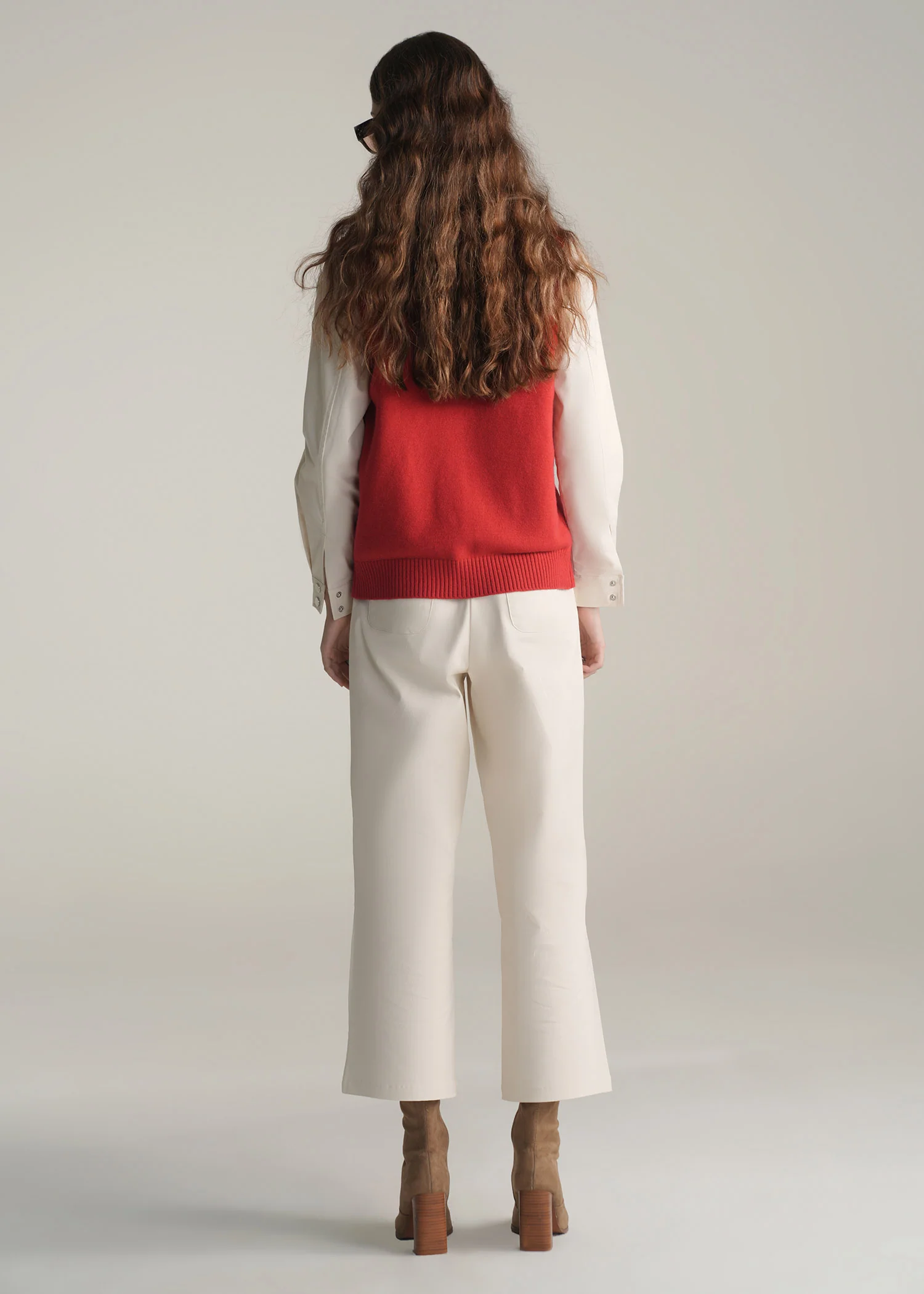 Sleeveless Cardigan- WS25-420 - Image 3