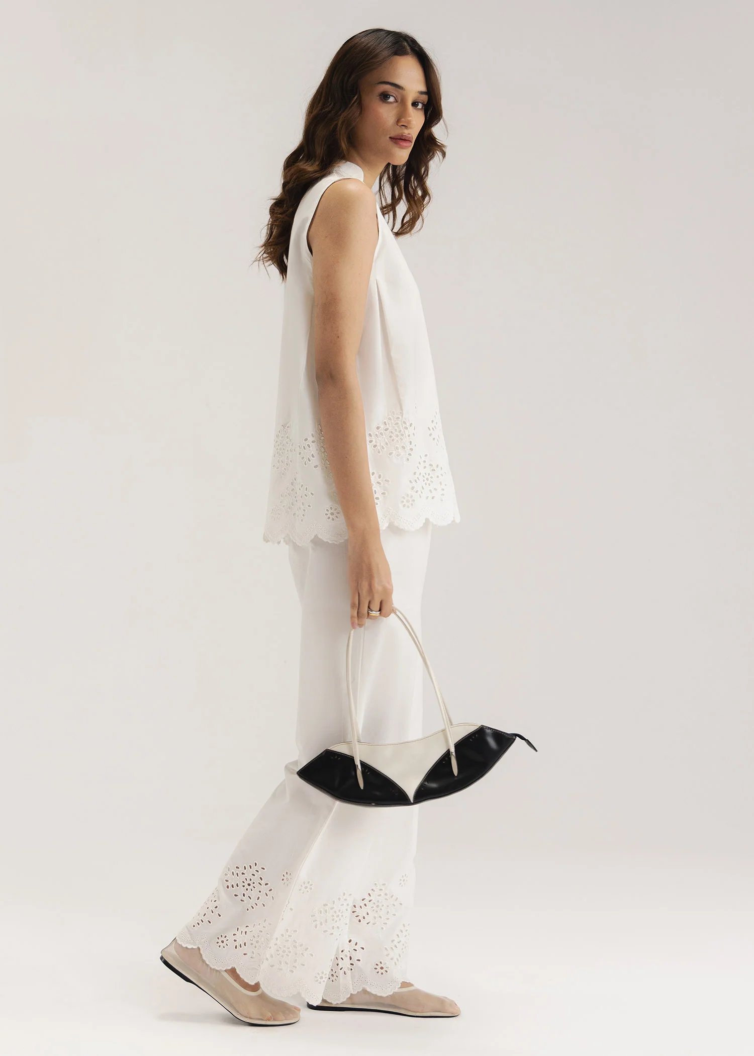 Schiffli Sleeveless Shirt- WS26-03 - Image 3