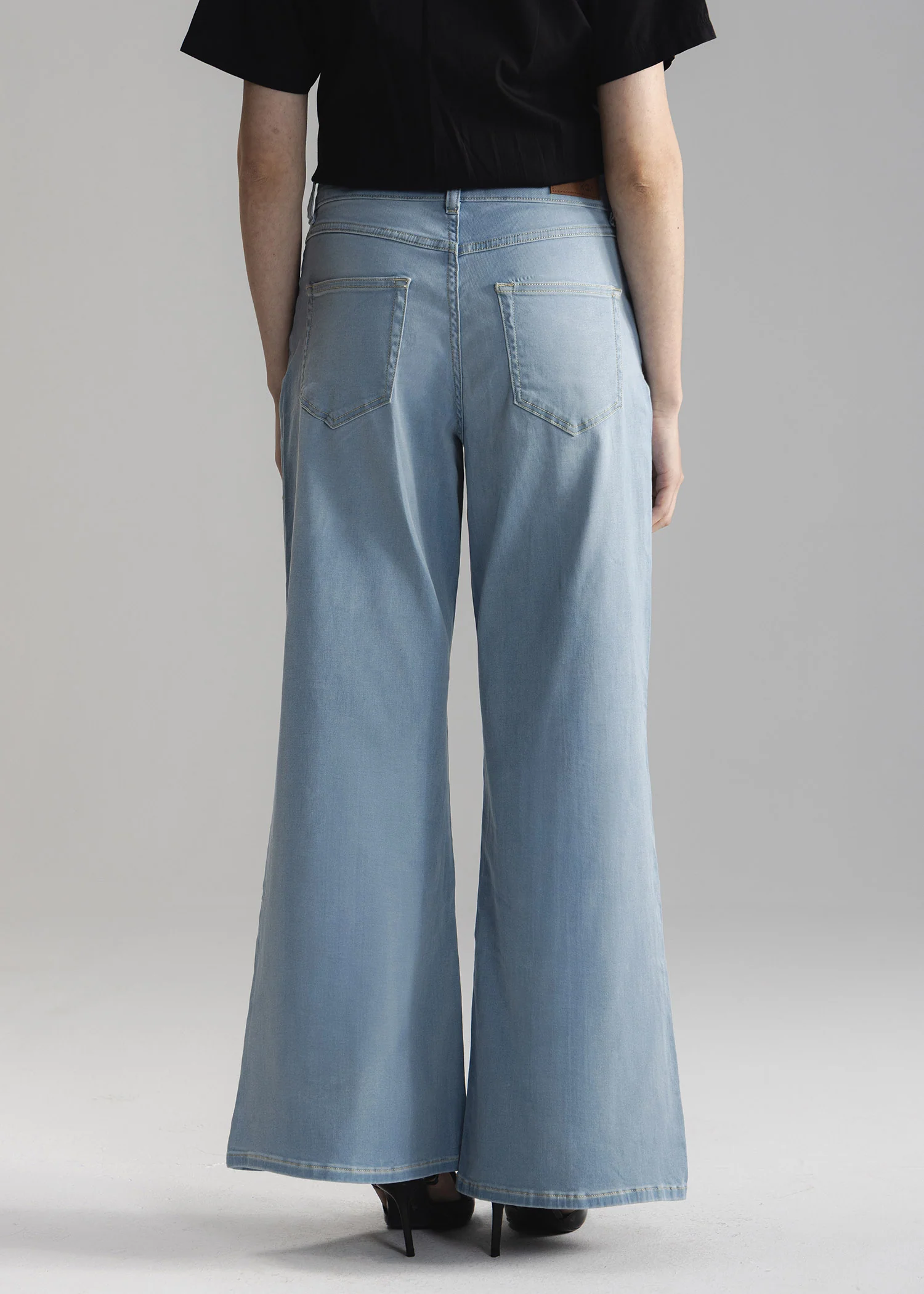 Flared Jeans- WS26-196 - Image 2